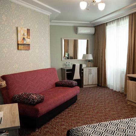 Hotel Uyutnyy Dom Taraz Exterior foto